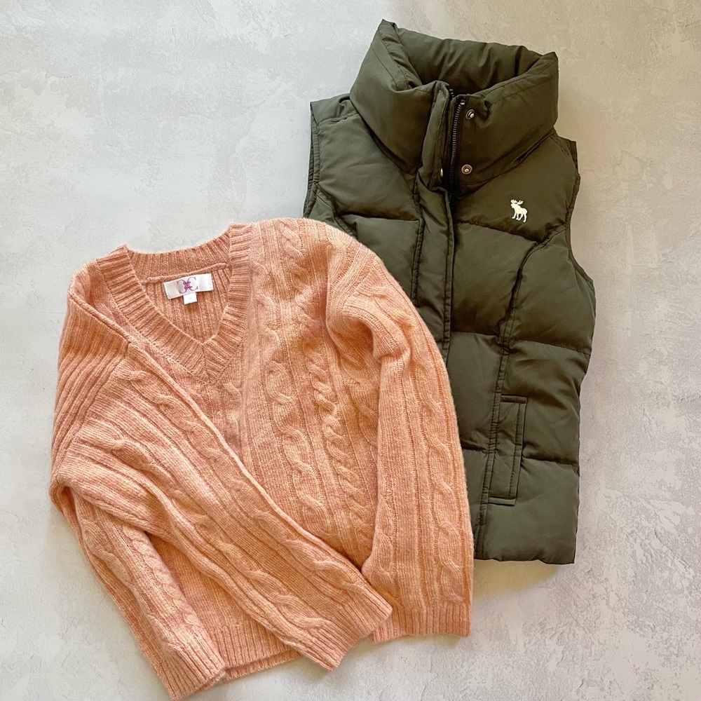 Lot of 2 : Abercrombie Puffer Vest and Chloe & Cyrus Sweater, Size M